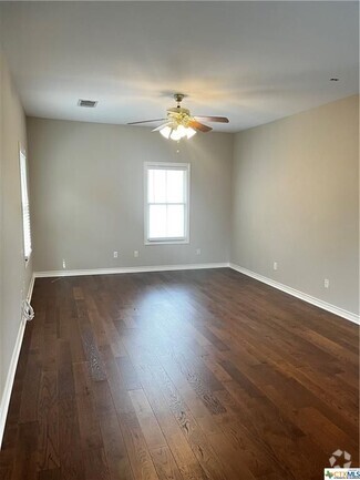 Building Photo - 244 Lake Ridge Dr