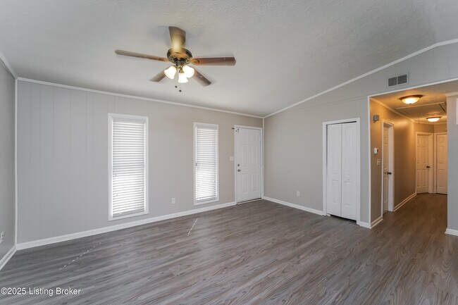 Foto del edificio - 7710 Dominique Dr