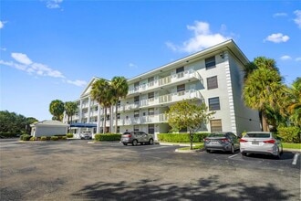 Building Photo - 1719 Whitehall Dr