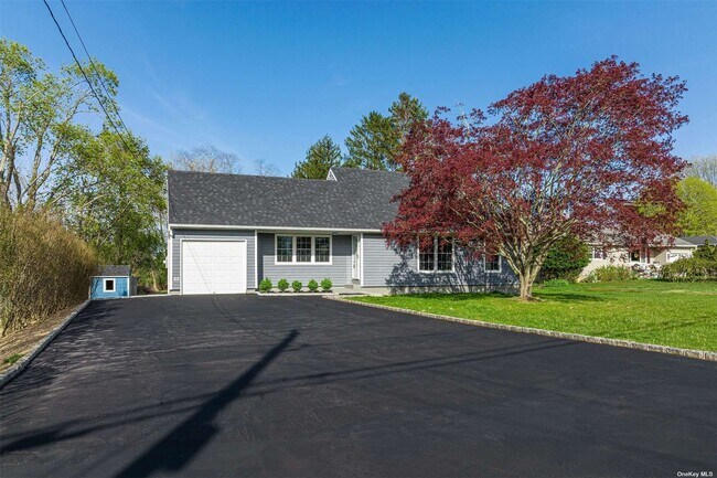 Building Photo - 970 Village Ln