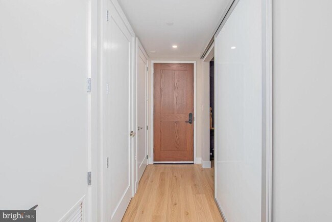 Foto del edificio - 801 N Fairfax St