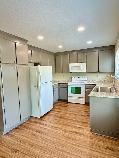 Foto del edificio - 4373 Arrowwood Cir