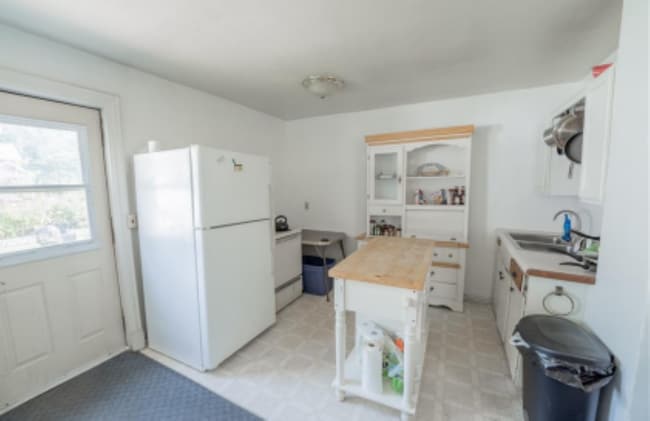 Kitchen with Island - 1007 2nd Ave