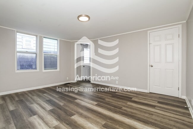 Building Photo - 423 5th Ave