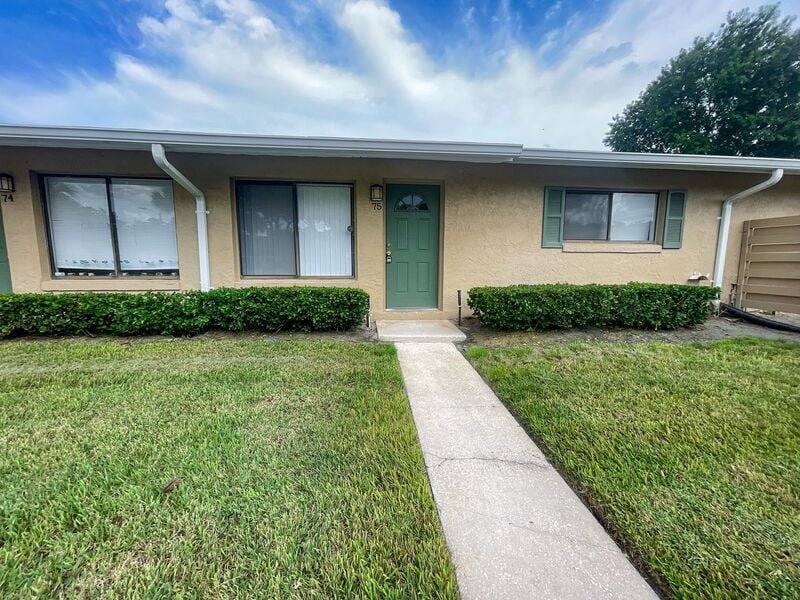 Photo - 725 Northlake Blvd