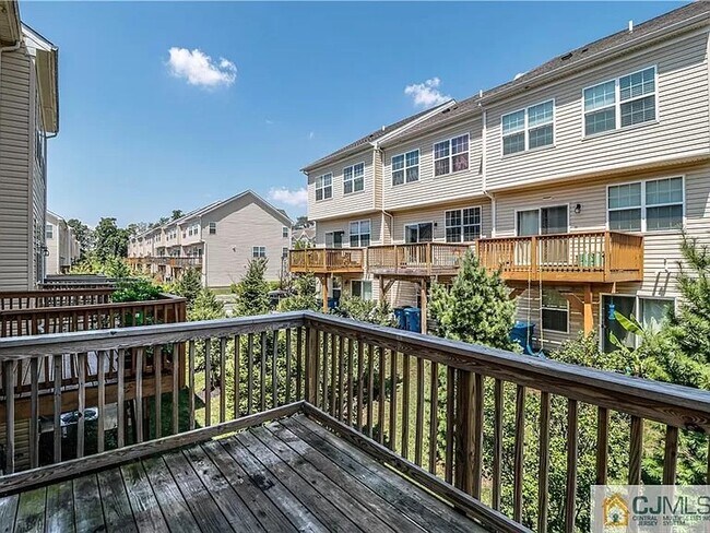 Deck on 2nd Floor - 2405 Farmall Ln