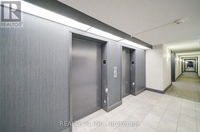 Photo du bâtiment - 1665 Pickering Pkwy