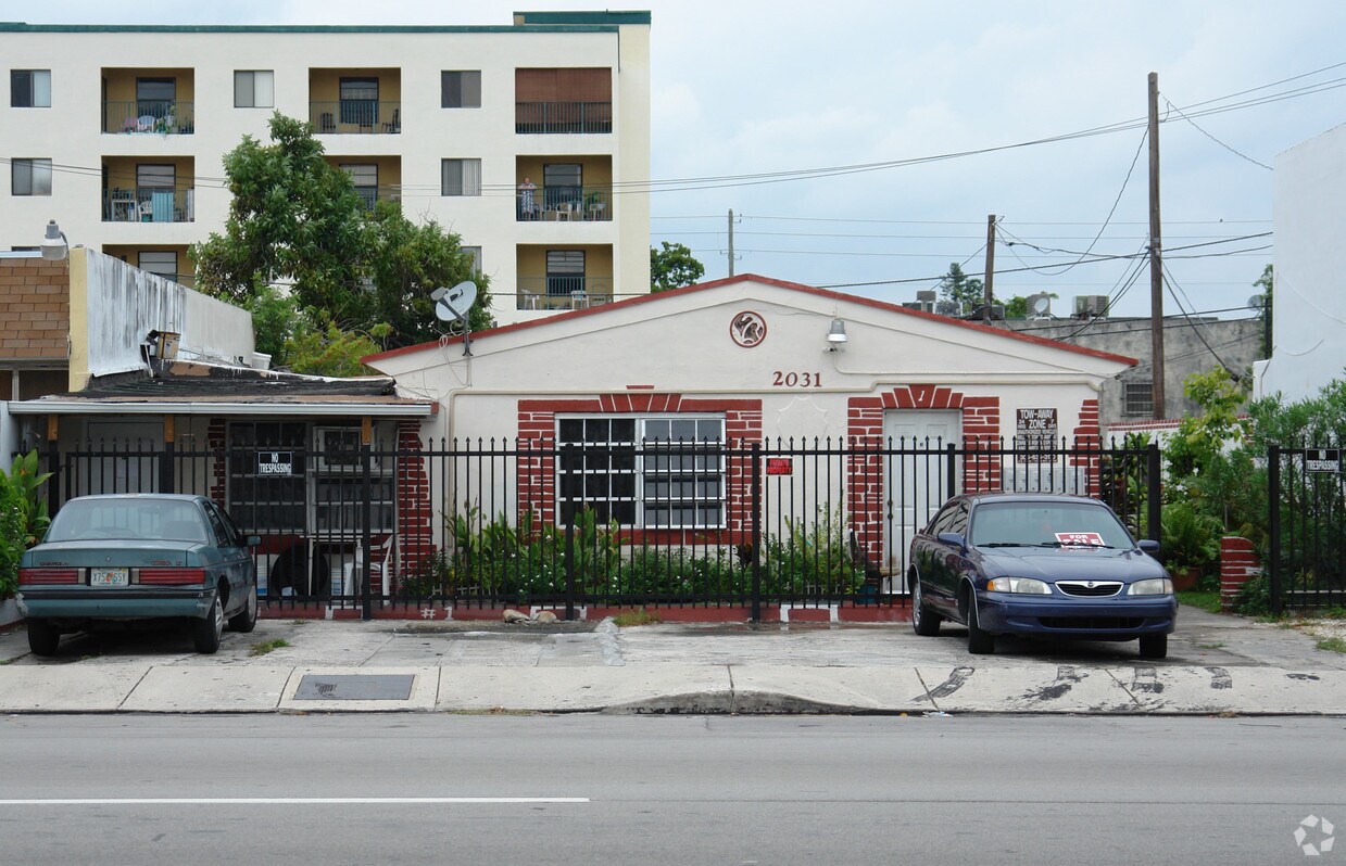 Foto del edificio - 2031 SW 1st St