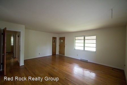 Building Photo - 667 Idlewild Cir