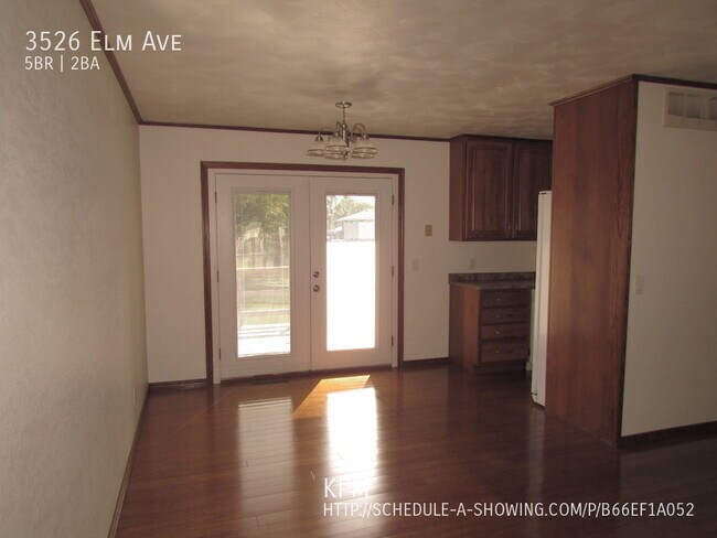 Building Photo - 3526 Elm Ave