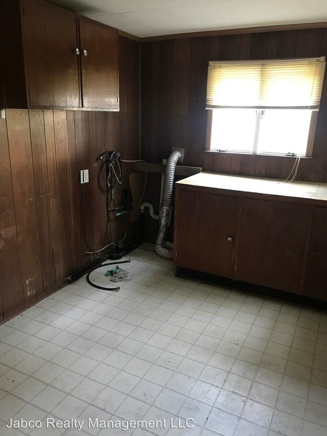 Building Photo - 3 br, 1.5 bath House - 840 Blanchard Street