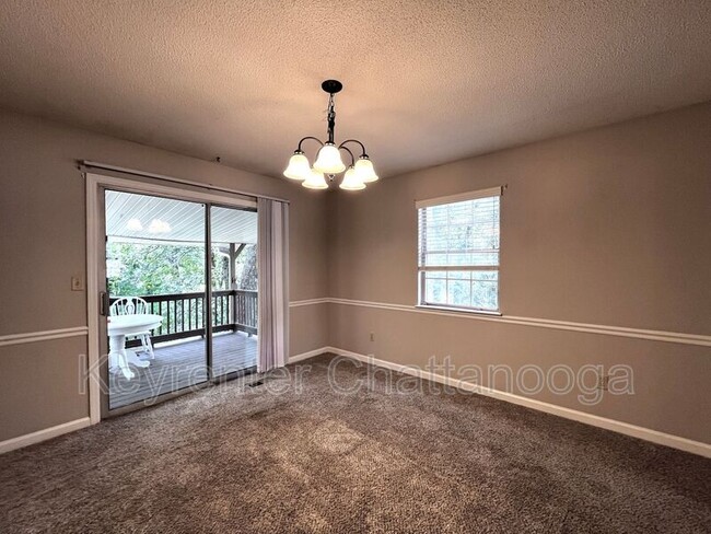 Foto del edificio - 9120 Pine Ridge Rd