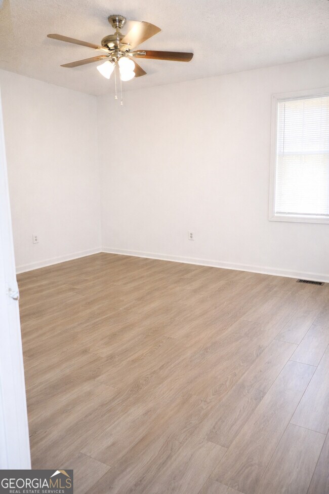 Foto del edificio - 120 Shamrock Ln