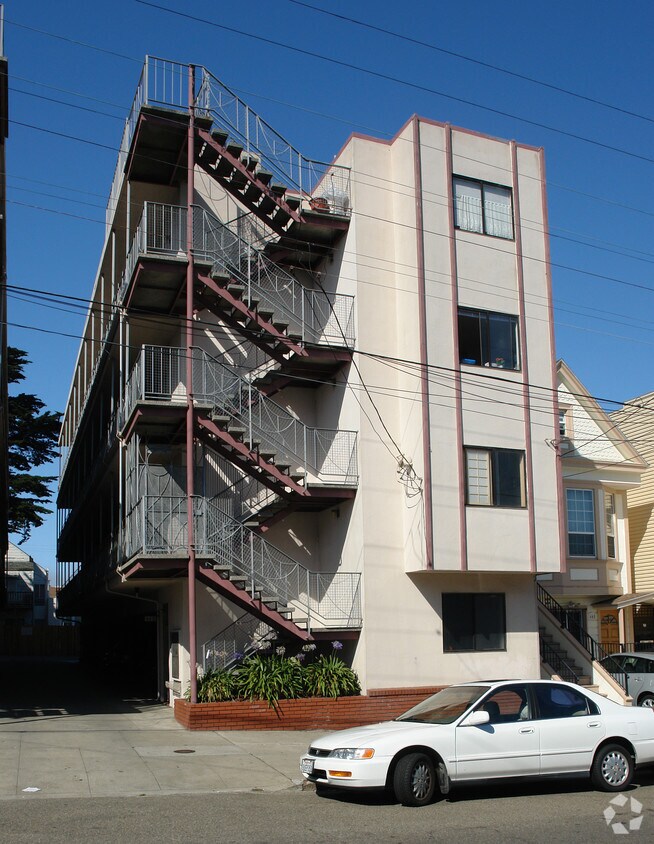 Primary Photo - 465 10th Ave