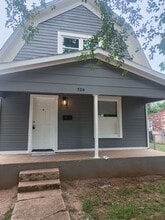 Building Photo - 526 SE 21st St
