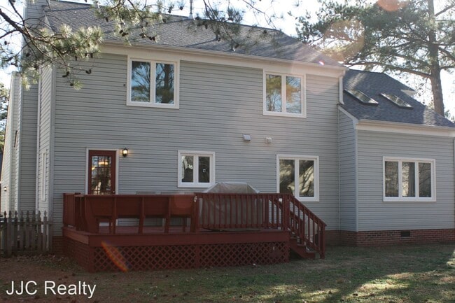 Building Photo - 4 br, 2.5 bath House - 104 Conway Court