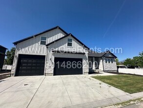 Building Photo - 1908 S Berlynn Dr