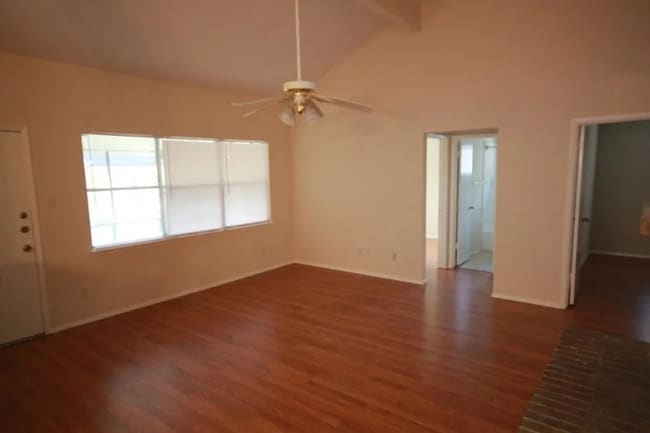 Foto del edificio - 22111 Pearl Lake Dr