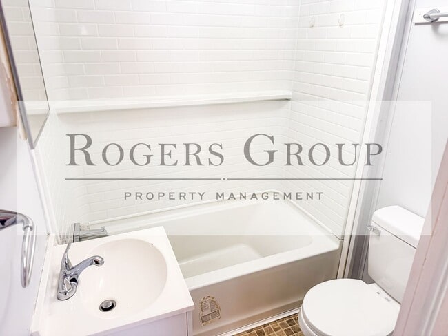 Building Photo - 908 Crozier St