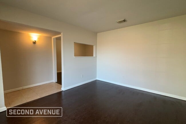 Foto del edificio - 3302 Charriton Dr