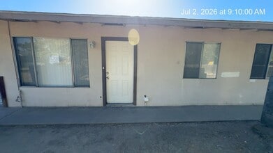 Building Photo - 529 E Kaweah Ave