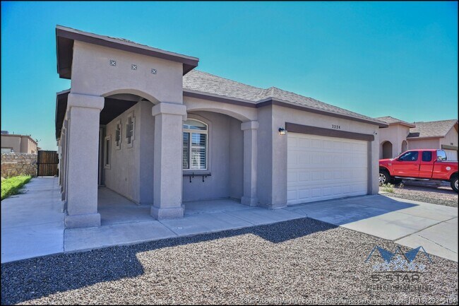 Building Photo - 2224 Honour Point Pl
