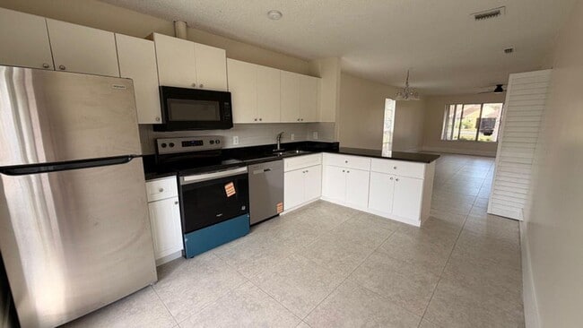 Foto del edificio - 4774 Orleans Ct