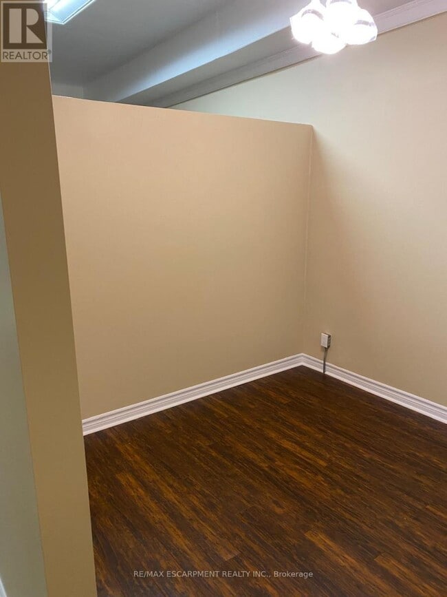 Building Photo - 264 King St Building Photo - 264 King St