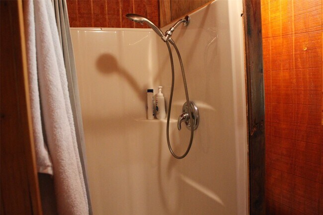 Foto del edificio - 2011 Miller Rd