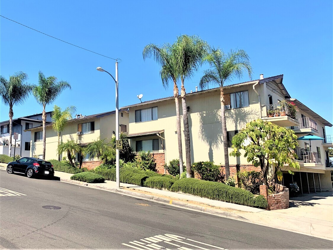 Front View of Property - 2700 Via Paseo