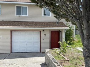 Building Photo - 500 S Circle Dr