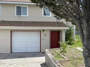 Building Photo - 500 S Circle Dr