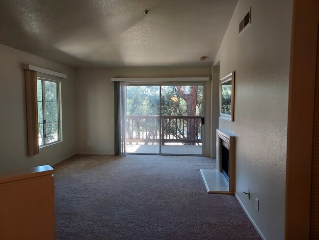 Living Room - 2960 Champion Way