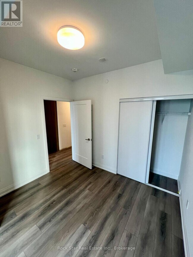 Building Photo - 20 Soudan Ave