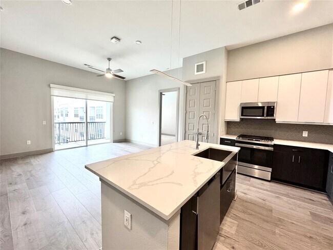 Foto del edificio - 401 W 25th St