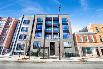 Building Photo - 3352 N Ashland Ave