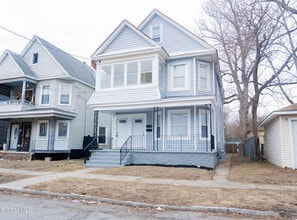 Building Photo - 418 3rd St