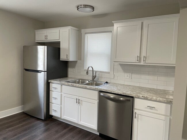 Building Photo - 1878 Sequoia St