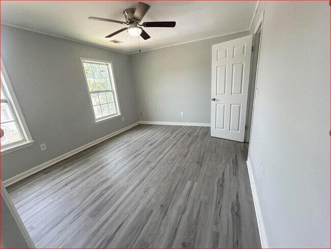 Foto del edificio - 1021 Thornwoode Ln