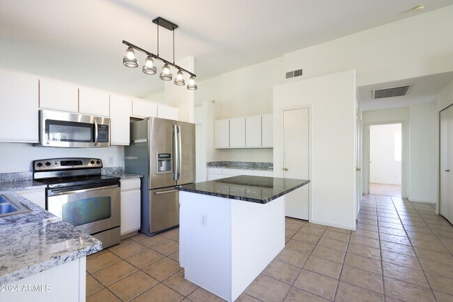 Foto del edificio - 8834 E Dallas St