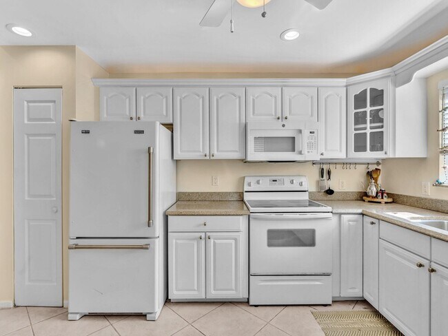 Foto del edificio - 5680 Coach House Cir