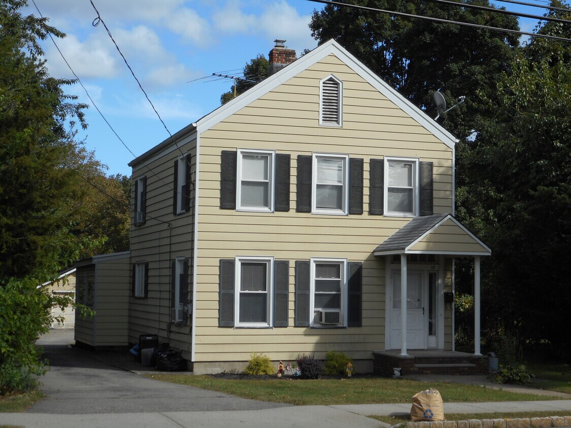 13 Newark Pompton Tpke, Riverdale, NJ 07457 House for Rent in