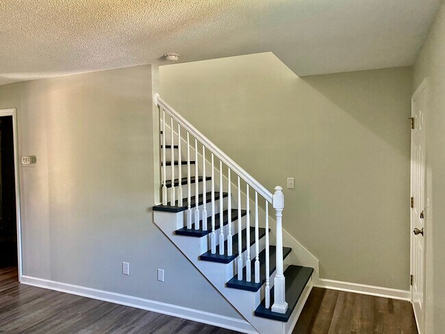 Foto del edificio - 3504 Jasper Ln