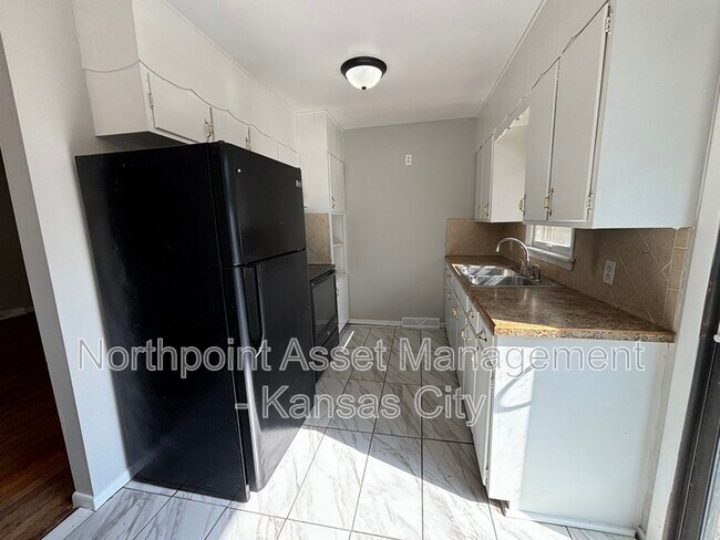 Foto del edificio - 5733 Cedar Ave