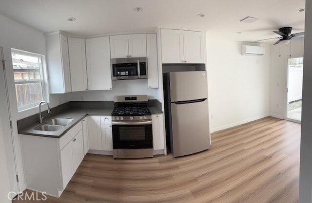 Foto del edificio - 15821 Queenside Dr