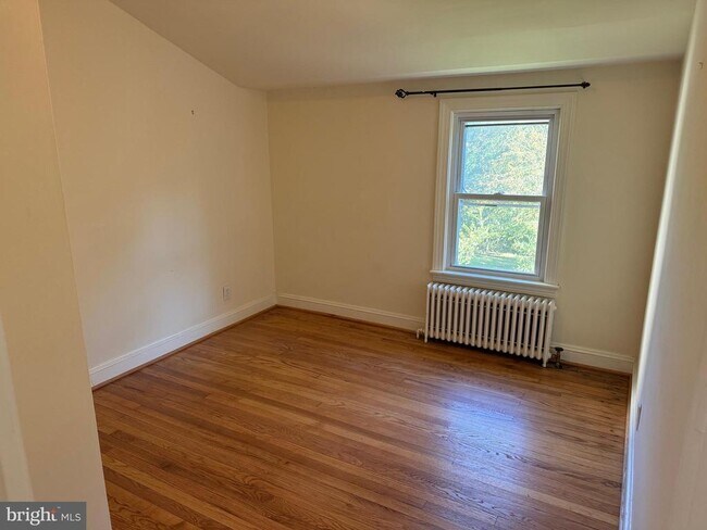 Building Photo - 8215 Garland Ave