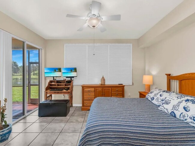 Foto del edificio - 338 Newport Dr