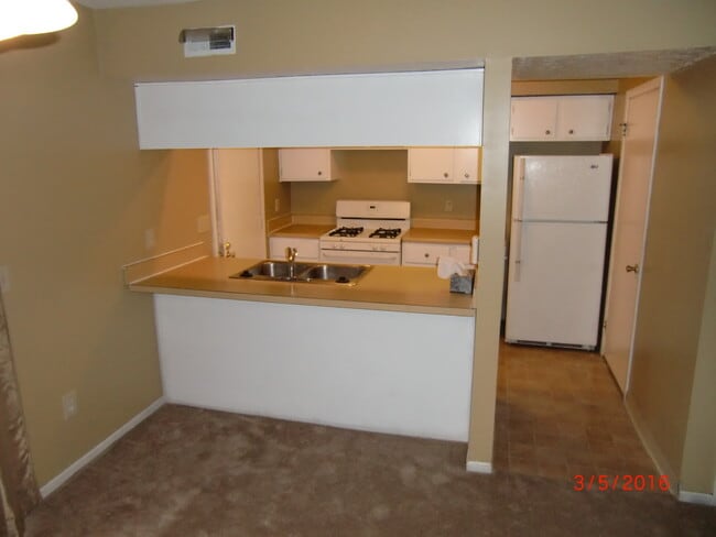Kitchen - 314 Cross Wind Dr