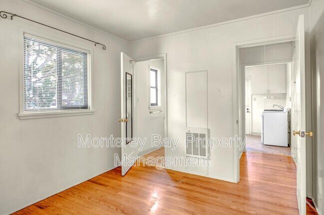 Foto del edificio - 235 Grove Acre Ave