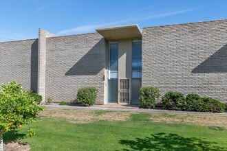 Building Photo - 1615 E Maryland Ave